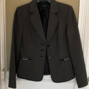 Tahari blazer size 4